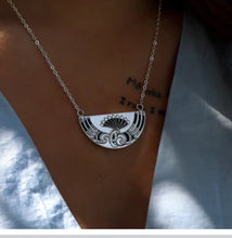 Load image into Gallery viewer, Kouma Breastplate Jewellery - Huia and Niho Designs