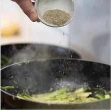 Load image into Gallery viewer, Native Tree Flavoured Flaky Salt