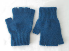 Load image into Gallery viewer, Possum and Merino Gloves by Lothlorian