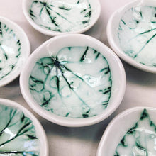 Load image into Gallery viewer, Michelle Bow Little Leaf Bowls