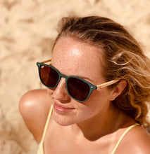 Load image into Gallery viewer, Debbie Reynolds Sunglasses - by Moana Road
