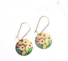 Load image into Gallery viewer, JoJo disc earrings
