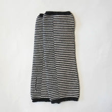 Load image into Gallery viewer, Knit Shepherd Fingerless Gloves
