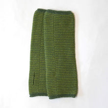 Load image into Gallery viewer, Knit Shepherd Fingerless Gloves
