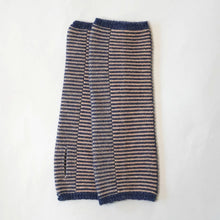 Load image into Gallery viewer, Knit Shepherd Fingerless Gloves
