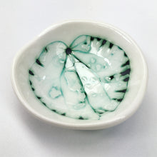 Load image into Gallery viewer, Michelle Bow Little Leaf Bowls
