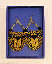 Load image into Gallery viewer, Glittery Cheetah Earrings
